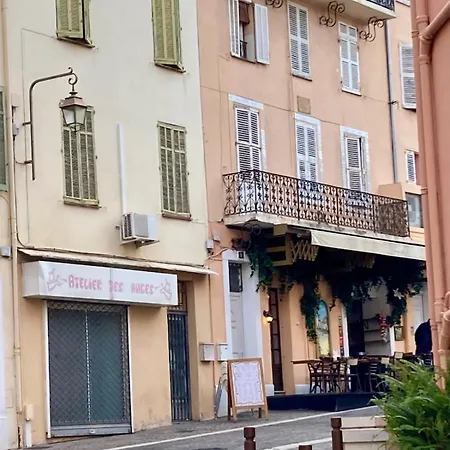 Le Refuge Du Suquet, Quartier Authentique De Cannes, Vue